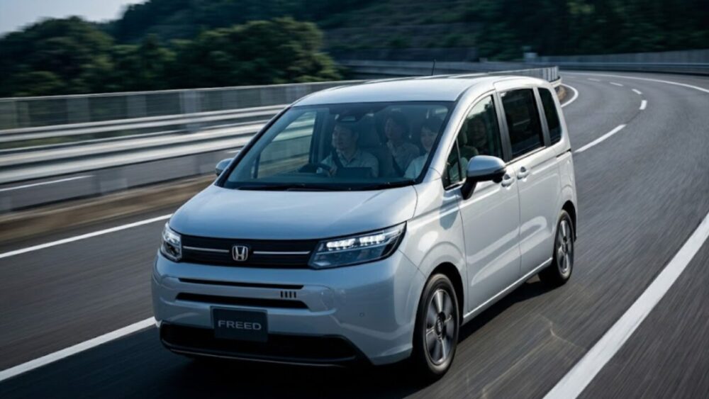 フリードの評価は辛口？新型の欠点や後悔しない選び方を解説