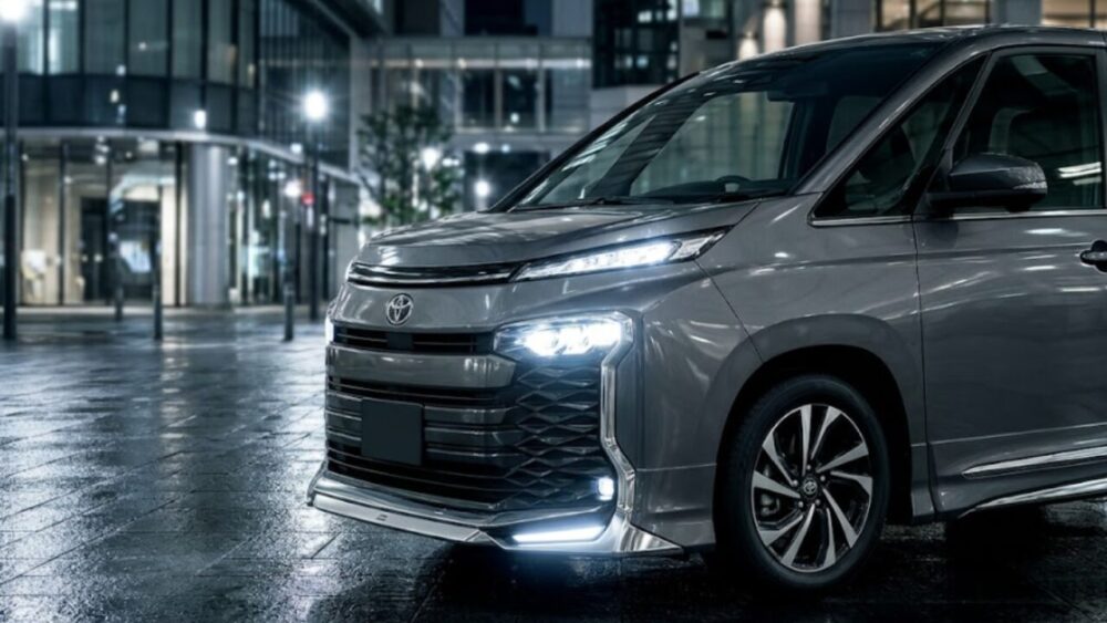 マッシブグレーとモデリスタの迫力