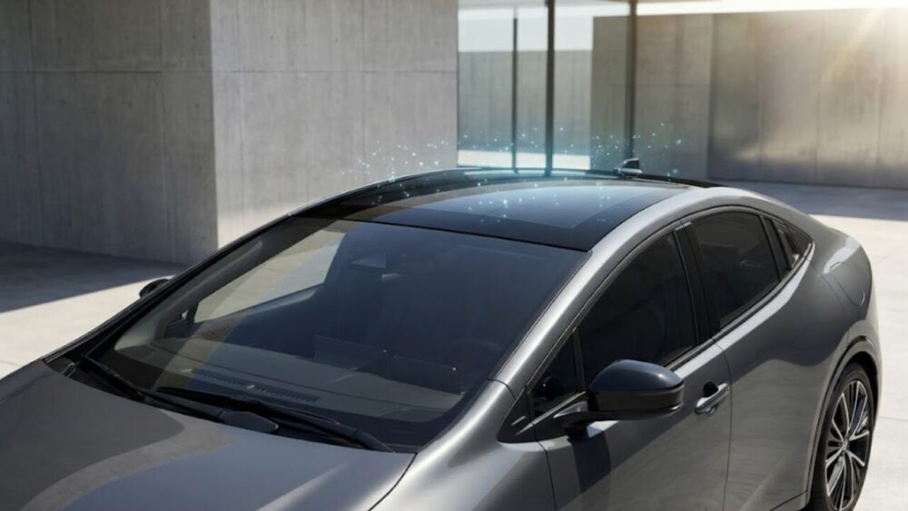 60プリウスのソーラーパネルの価格や効果