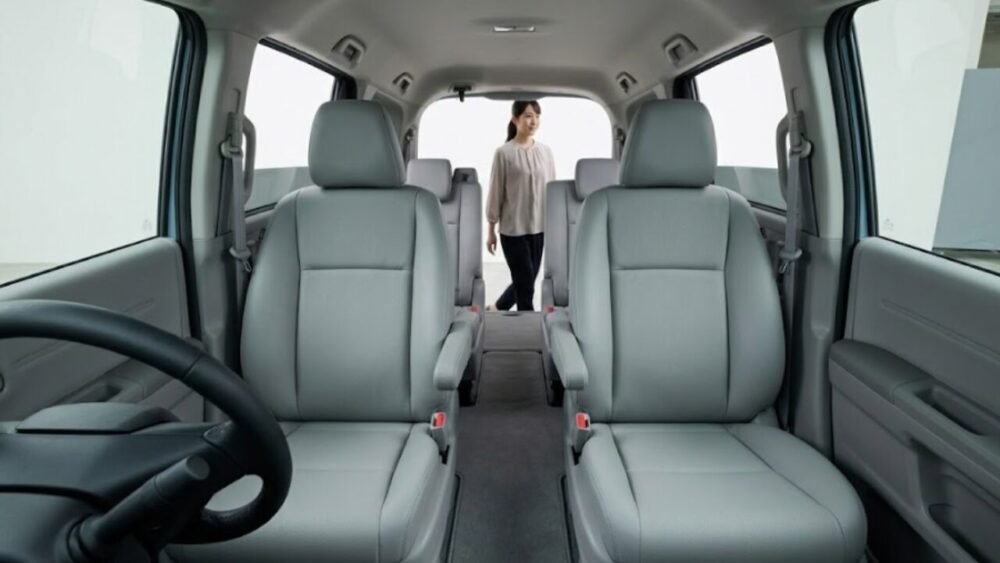 「キャプテンシート」によるウォークスルー機能