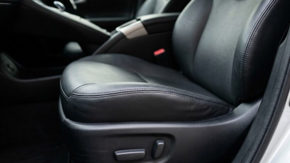 本革シートを備えたAプレミアム